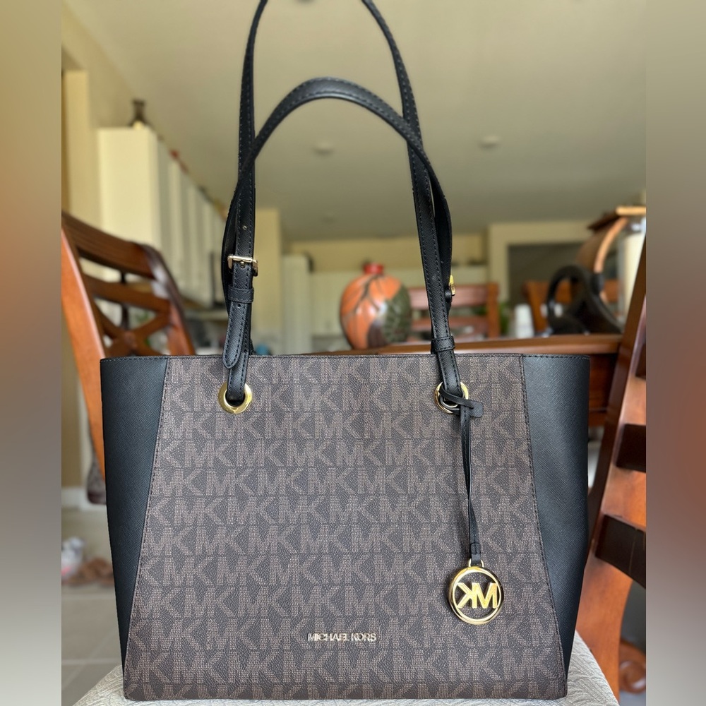 Michael Kors Walsh tote